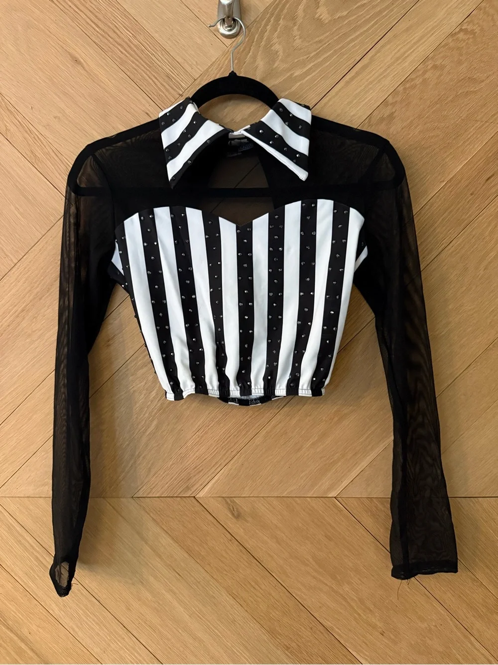 N/A stylish black